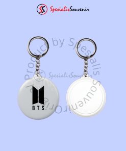 Gantungan kunci custom foto dengan cetak tajam untuk hadiah personal dan merchandise.