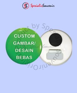 Pin custom magnet kulkas berkualitas dengan fungsi pembuka botol praktis dan tahan lama.
