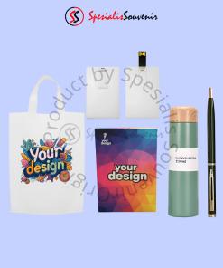 Vendor seminar kit profesional menyediakan tas spunbond, notebook, tumbler, pulpen, dan flashdisk.