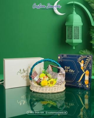 Hampers Lebaran 2026 eksklusif berisi kue kering, cookies, dan cake dalam box aesthetic elegan untuk hadiah Idul Fitri.